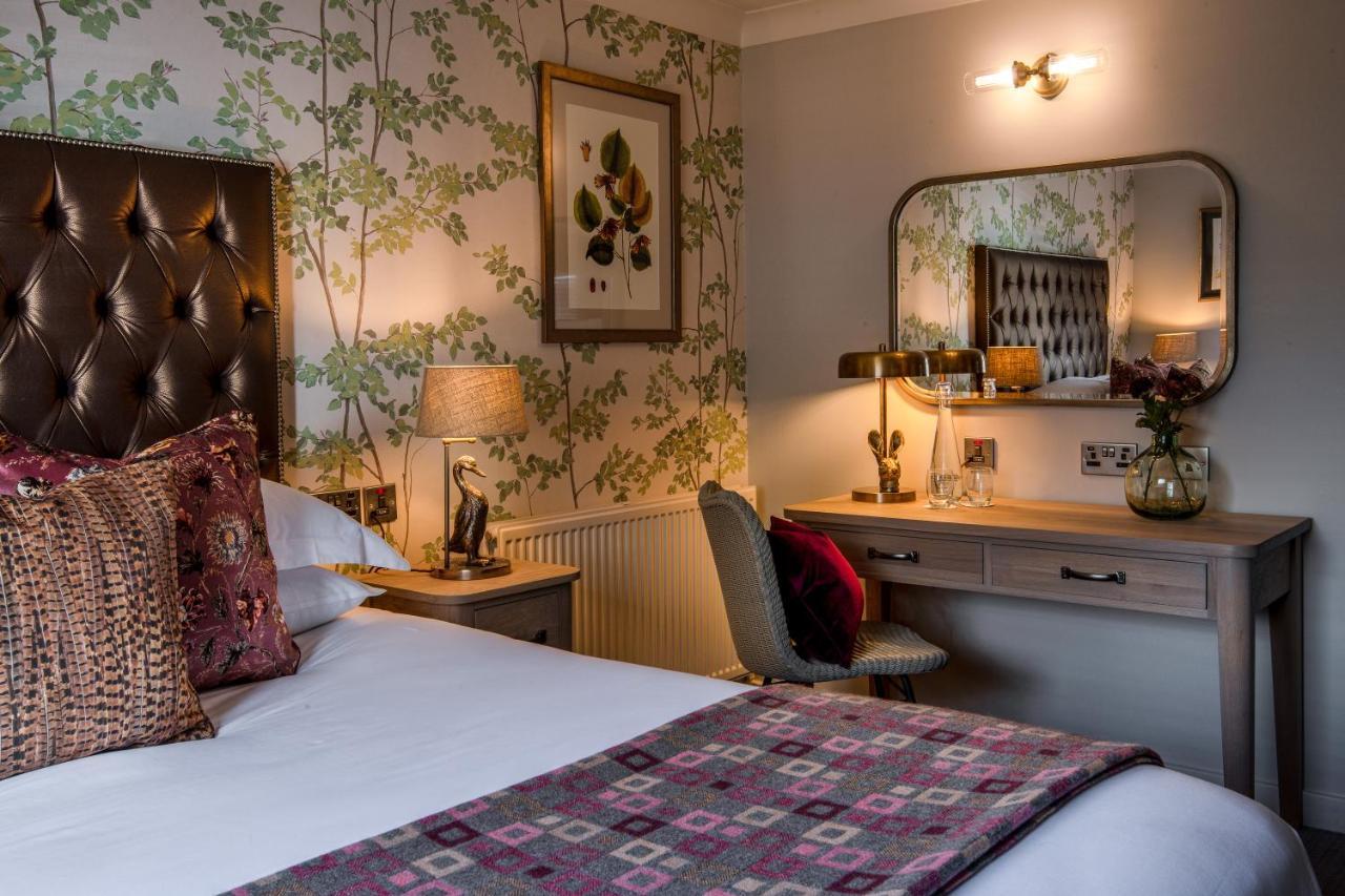 Отель The Millstone, Mellor Блэкберн Экстерьер фото A bedroom at The Swan