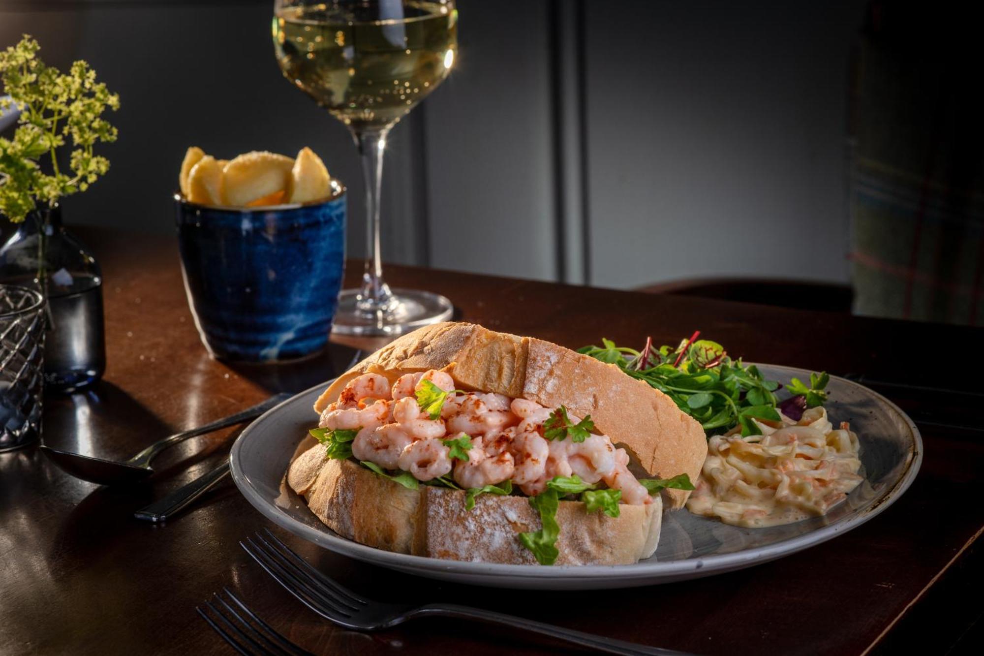 Отель The Millstone, Mellor Блэкберн Экстерьер фото A prawn and potato dish