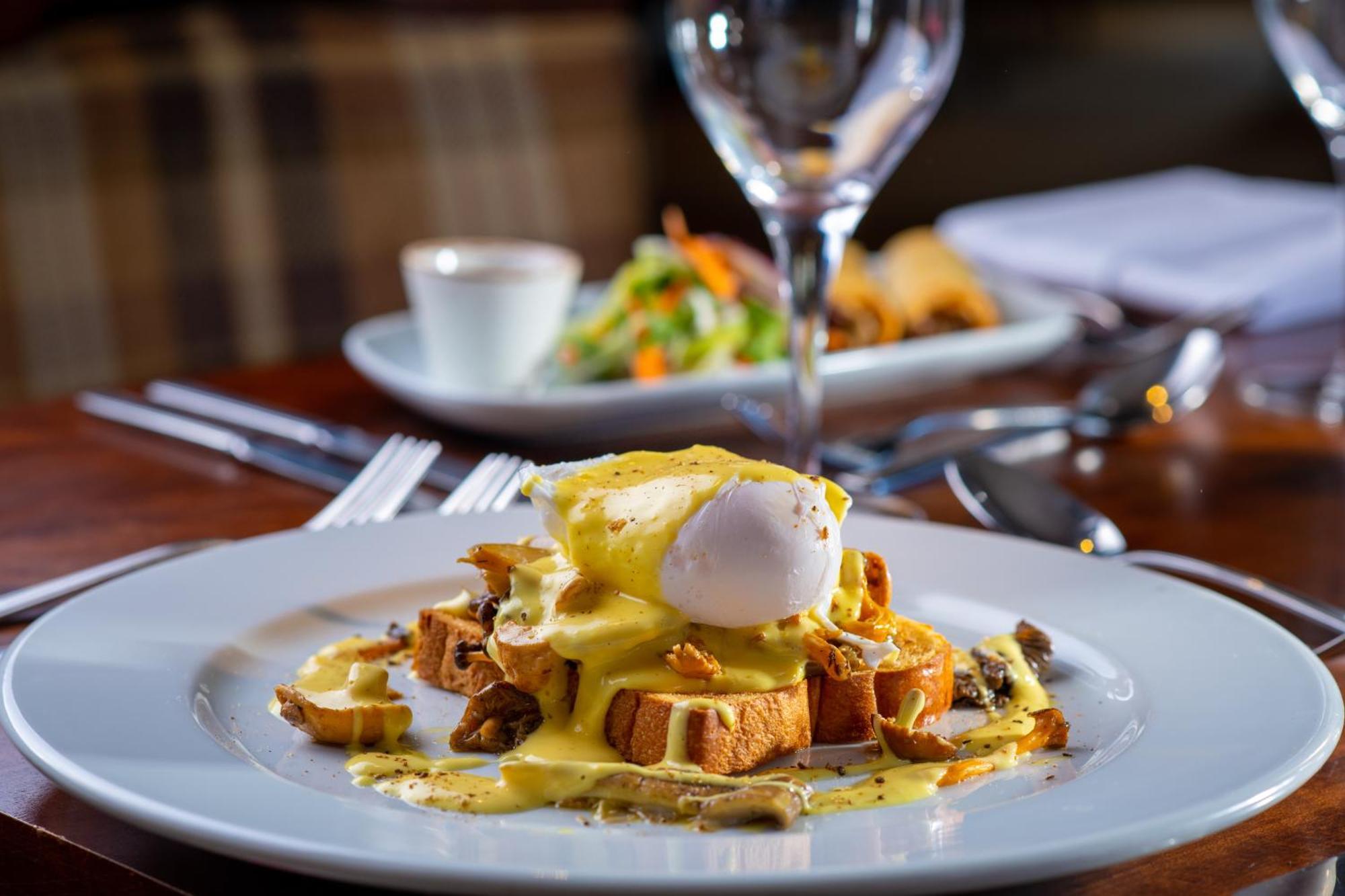 Отель The Millstone, Mellor Блэкберн Экстерьер фото Eggs Benedict