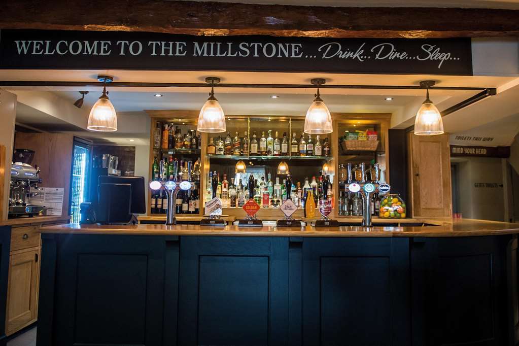 Отель The Millstone, Mellor Блэкберн Ресторан фото The Millstone Bar